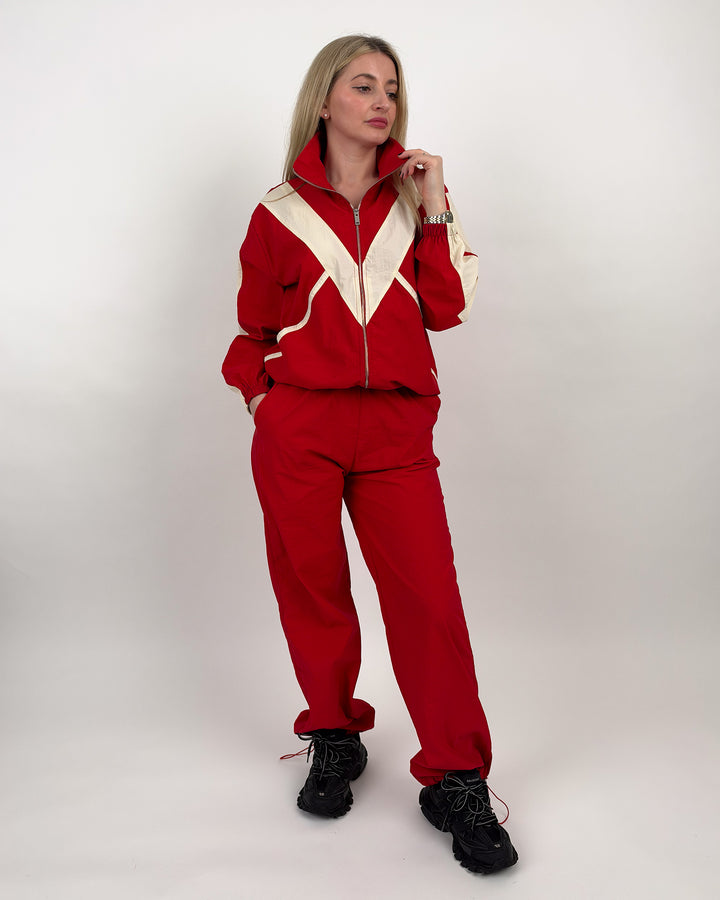Zweiteiliges Freizeitset mit Zip-Jacke und Kontrastdetails