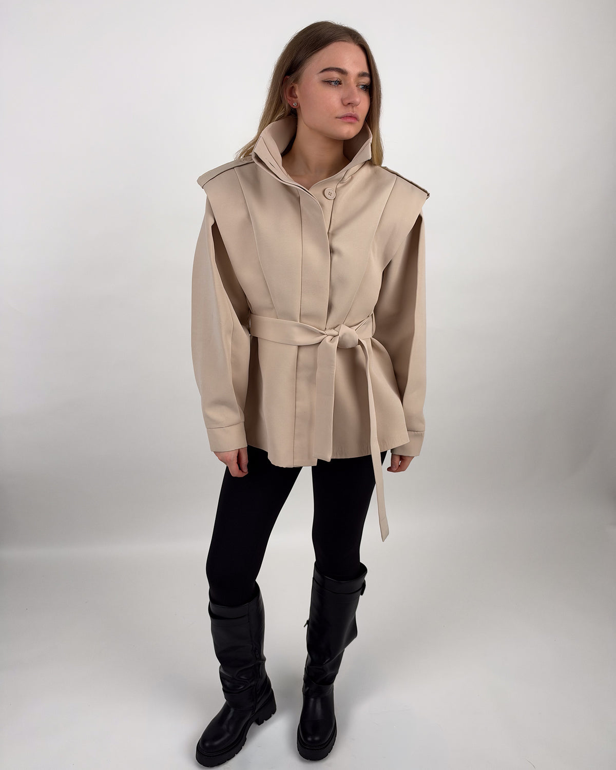 Trenchjacke mit Bindegürtel