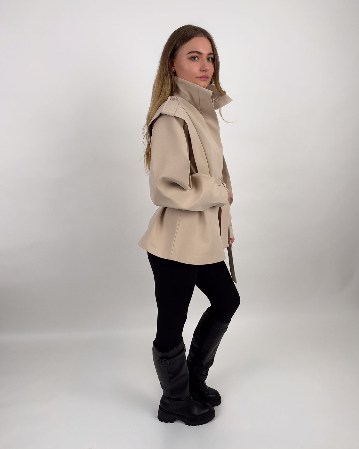 Trenchjacke mit Bindegürtel