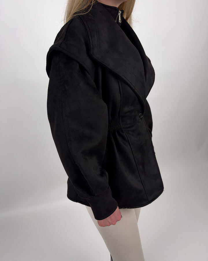Taillierte Jacke mit Reverskragen – Schwarz