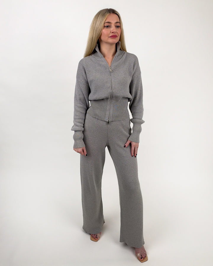 Zweiteiliges Strickset mit Zip-Jacke und weiter Hose