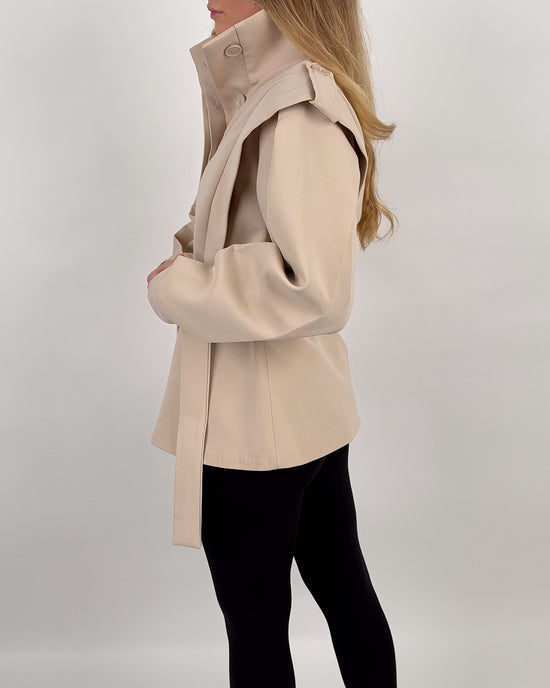 Trenchjacke mit Bindegürtel